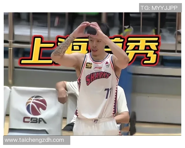 上海男篮联赛开门红！张镇麟双手暴扣，万体馆高喊：张镇麟模子！