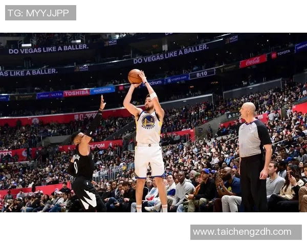 期待尽快复出！曝库里蓄势备战季后赛 抓住最后巅峰全力一搏